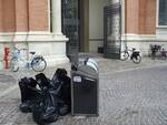 “discarica” in Piazza Andrea Costa