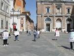 Manifestazione in piazza del Popolo a Ravenna per la scuola in presenza