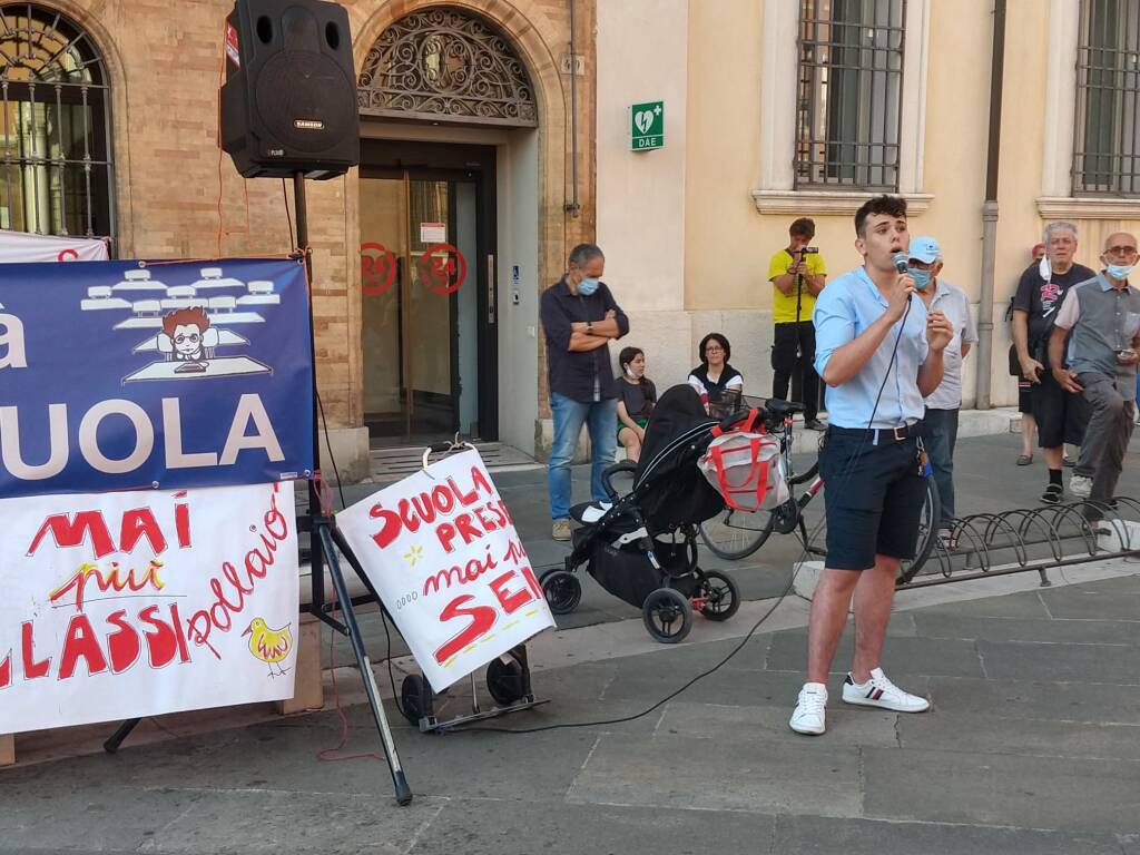 Priorità alla Scuola