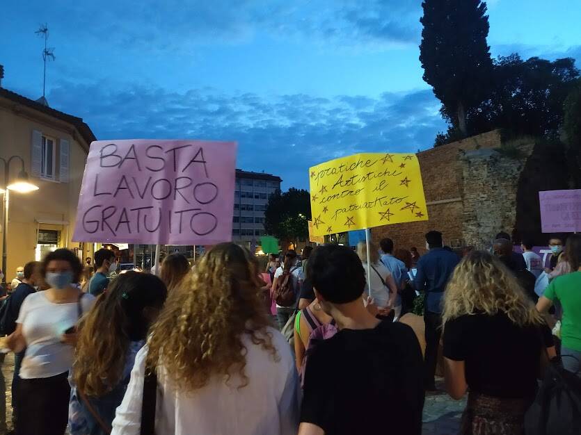 Manifestazione a favore del ddl Zan in Piazzetta Ghandi