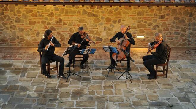 visite guidate in musica ravenna bella di sera