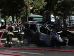 Autovettura a Gpl prende fuoco in Piazza Caduti del Lavoro a Ravenna