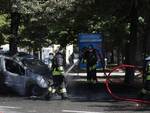 Autovettura a Gpl prende fuoco in Piazza Caduti del Lavoro a Ravenna