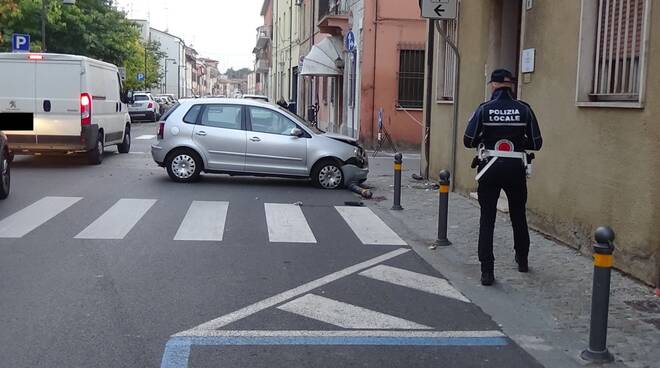 72enne investita a Lugo: ferita nell'impatto, è stata portata al Bufalini in elicottero