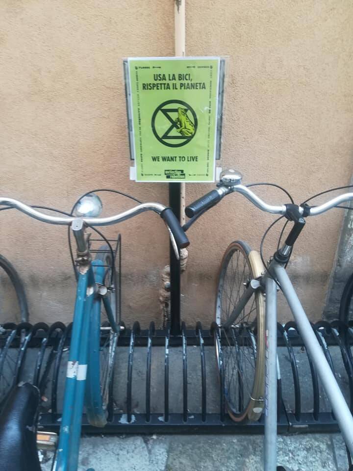 Attivisti pro bici multati a Faenza per locandine non autorizzate