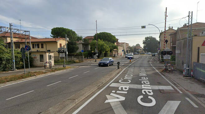 via canale molinetto passaggio a livello