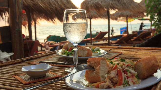cibo ristorante spiaggia mare