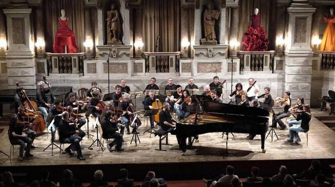 Alexander Lonquich e Orchestra da Camera di Mantova