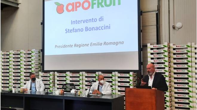 Apofruit: il presidente dell'Emilia-Romagna Stefano Bonaccini in visita all'azienda 