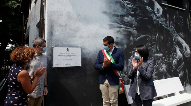 Inaugurato alla stazione di Classe il murale per ricordare le vittime della strage del 2 agosto