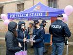 "Questo non è amore": la Polizia di Ravenna e Faenza in strada contro la violenza sulle donne