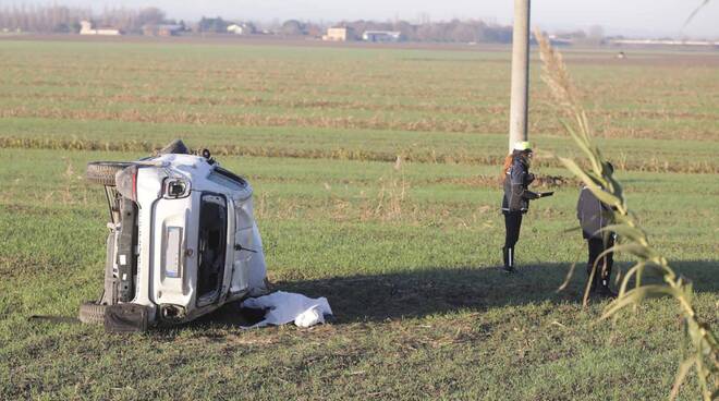 incidente mortale - auto fuori strada 1 dicembre 2021