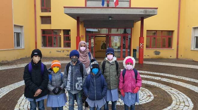  Casola Valsenio - Primo giorno di scuola per 7 bambini afghani scappati dall’inferno di Kabul