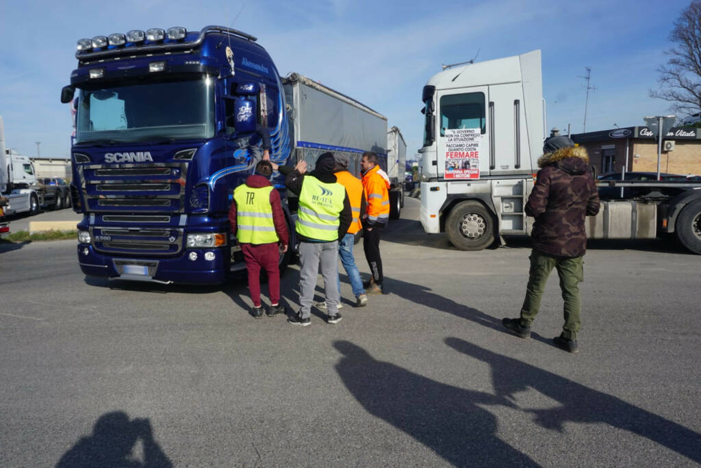 Protesta autotrasporto al Porto di Ravenna 24/02/2022