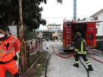 incendio in Via Trieste a Ravenna. Fiamme in un cantiere edile