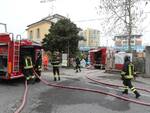 incendio in Via Trieste a Ravenna. Fiamme in un cantiere edile