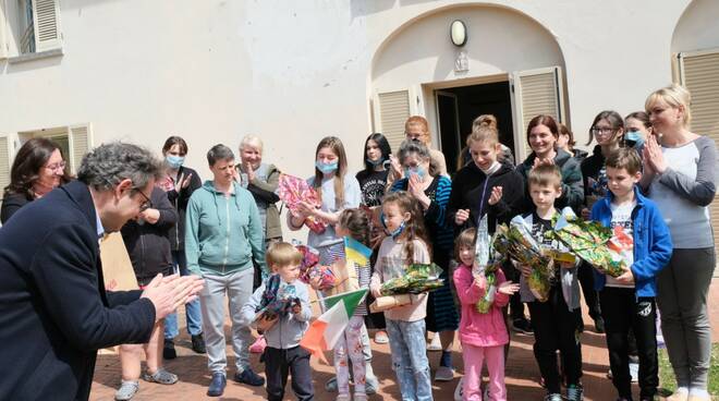 ANC Faenza porta uova e giocattoli ai piccoli ospiti ucraini del centro Asp del Fontanone