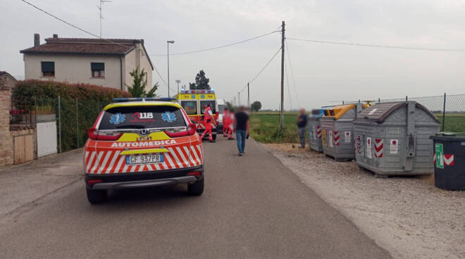 Ragazzino in bici investito a Godo: trasportato al Bufalini in elicottero