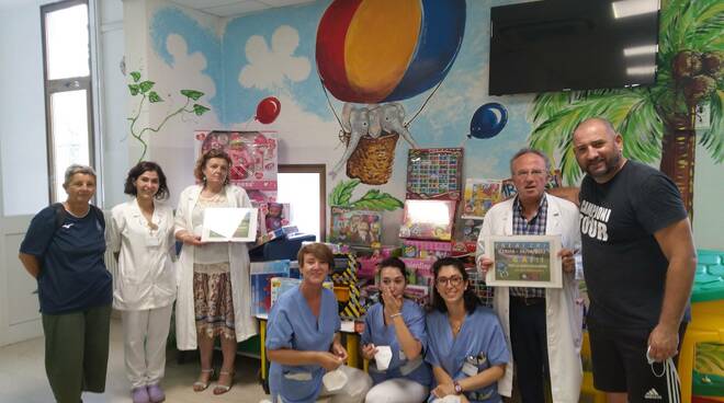 A S Cervia - doni alla pediatria di ravenna