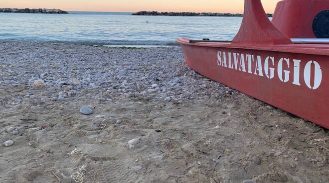 mare - salvataggio - bagnini 