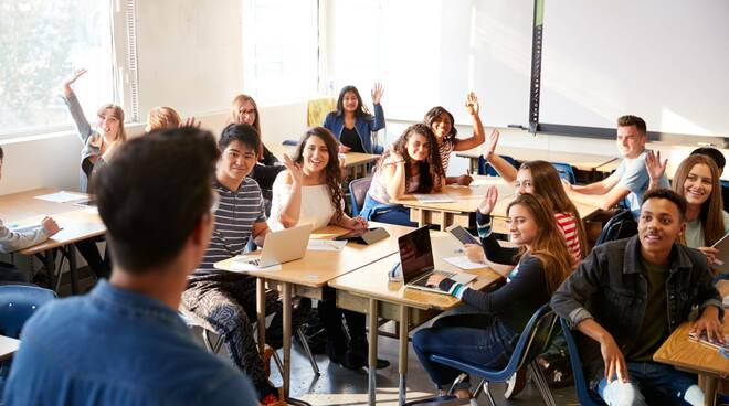 scuola - studenti adolescenti 