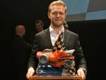 Kevin Magnussen riceve il trofeo Bandini