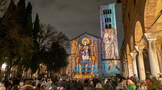 video proiezioni dedicate a Dante sulla basilica di San Francesco