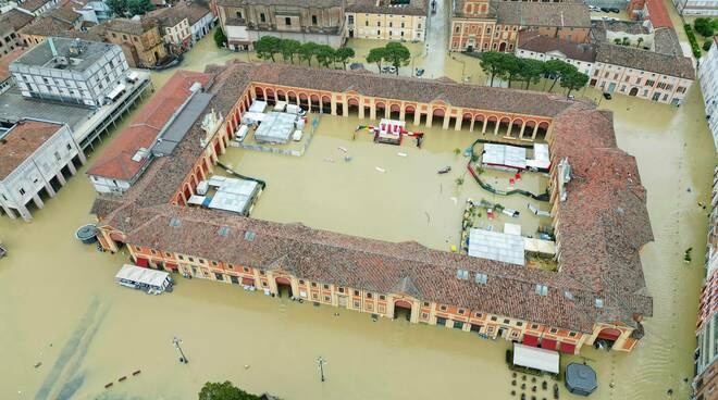 Lugo e Bagnacavallo sotto l'acqua. Foto di Robert Gavrelescu