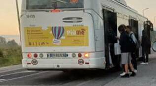 disservizio bus  strapieni - studenti e bus strapieni - San Romualdo