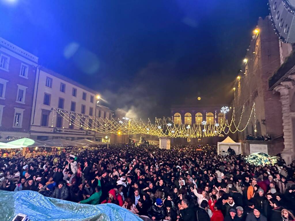 Il Capodanno di Rimini raddoppia e fa il sold out di pubblico al mare e in centro storico