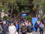 folla a Riccione  per il ponte del 25 aprile