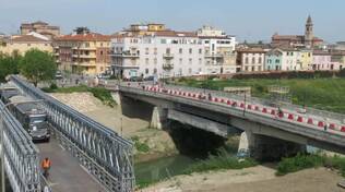 Le prove di carico sul ponte Bailey