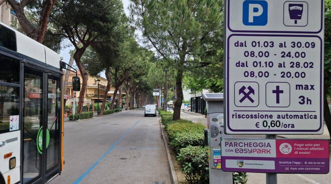 Parcheggi e permessi rosa a Riccione